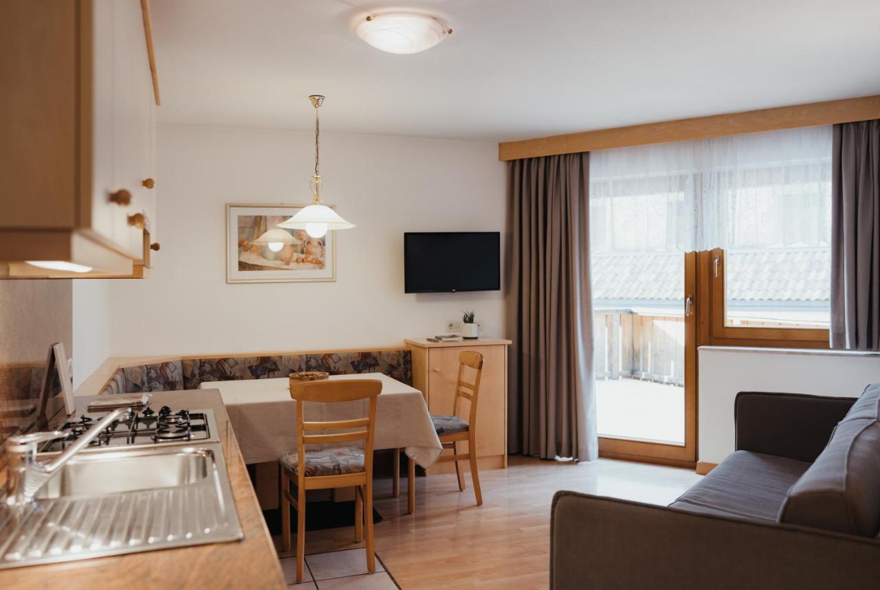Residence Chalet Pinis Corvara In Badia Eksteriør bilde