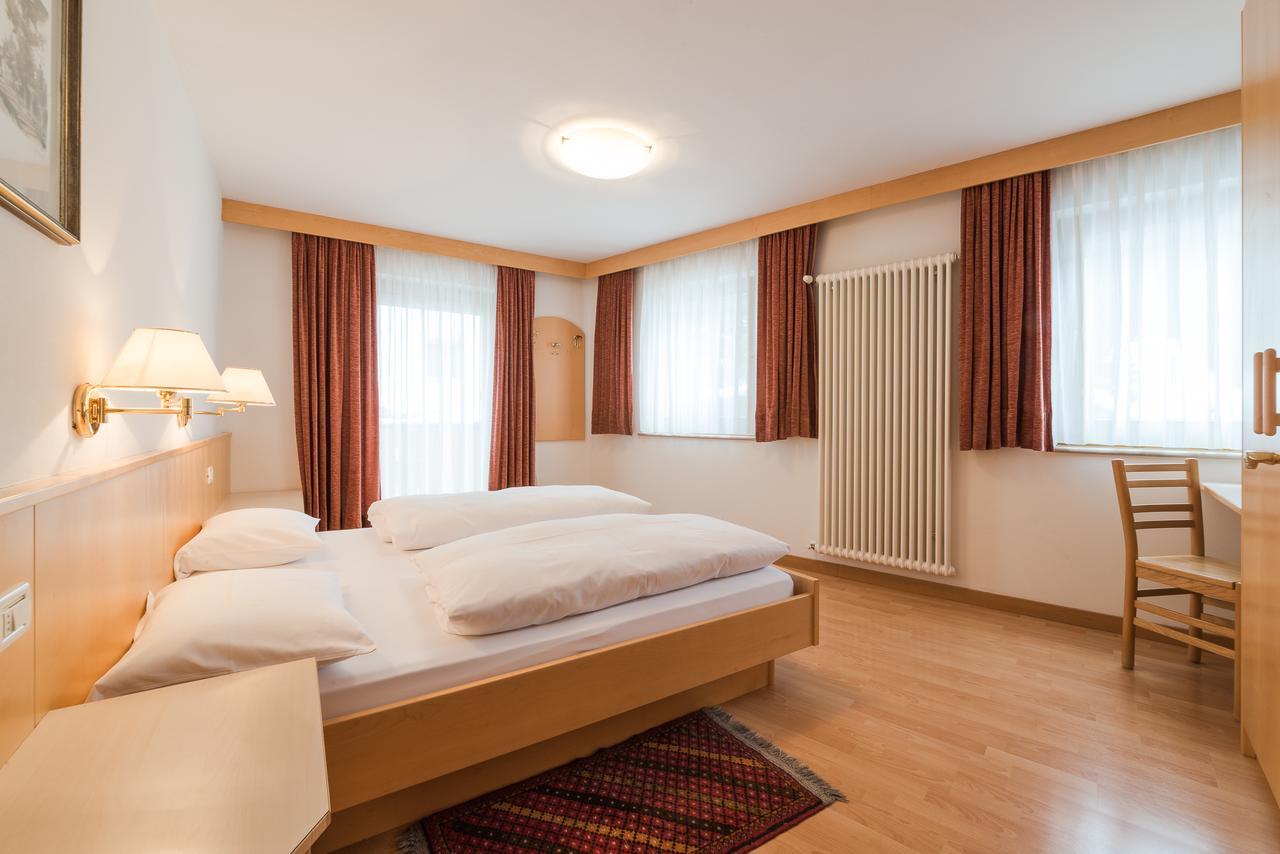 Residence Chalet Pinis Corvara In Badia Eksteriør bilde